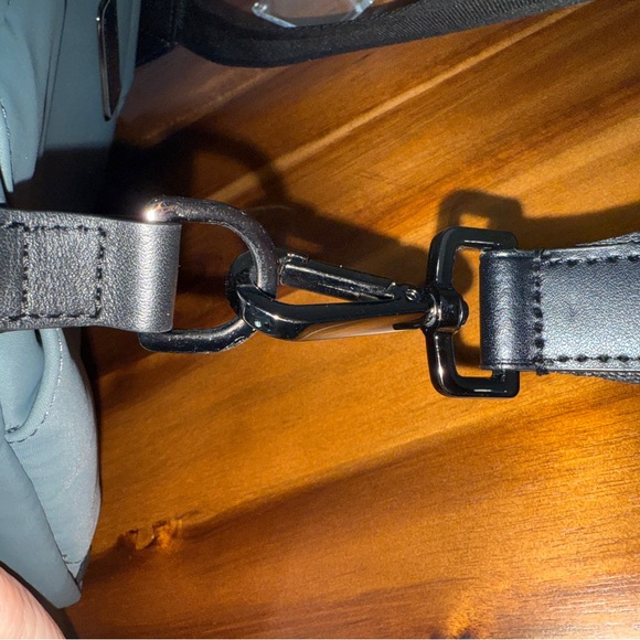 Excellent condition Tumi Harrison Bradner sling bag * Dark Navado Grey * - Picture 6 of 6